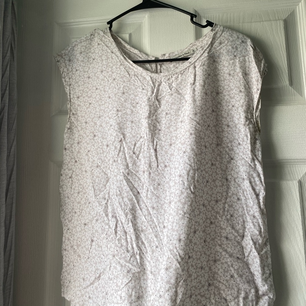 Abercrombie & Fitch Sleeveless Blouse